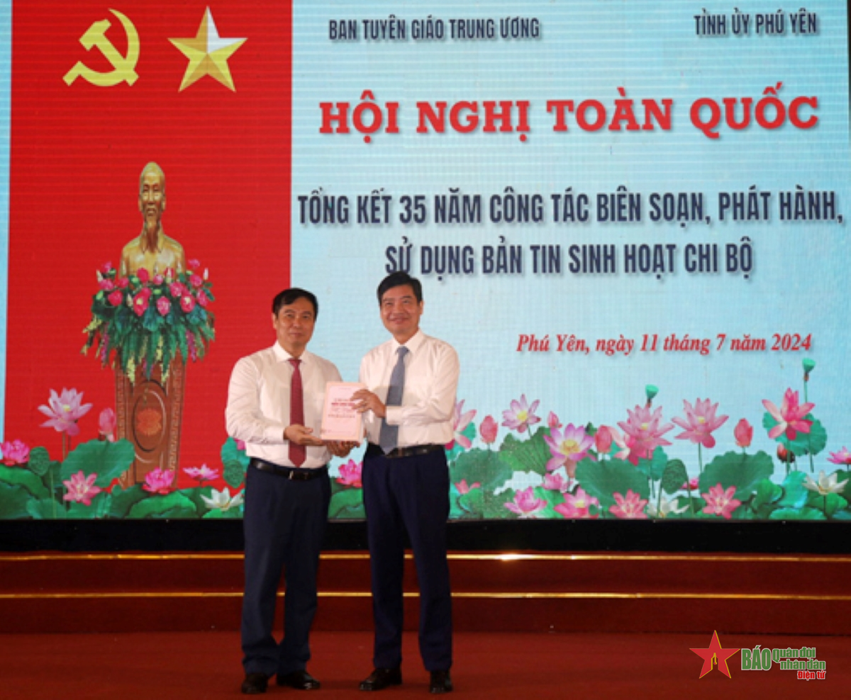 Đổi mới chất lượng biên soạn Bản tin sinh hoạt chi bộ